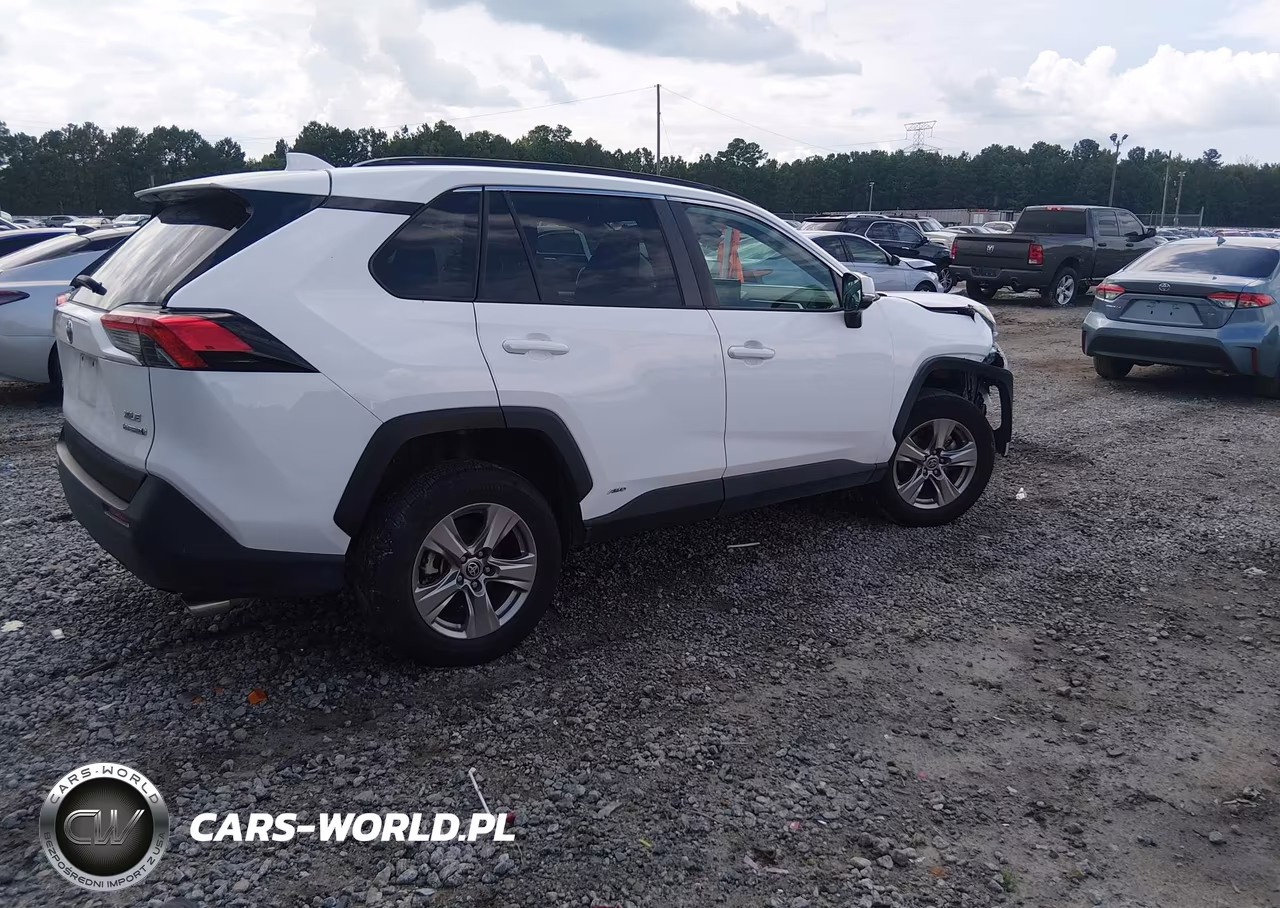 2022 Toyota Rav4 Hybrid Xle VIN:2T3RWRFV2NW135707 - 4