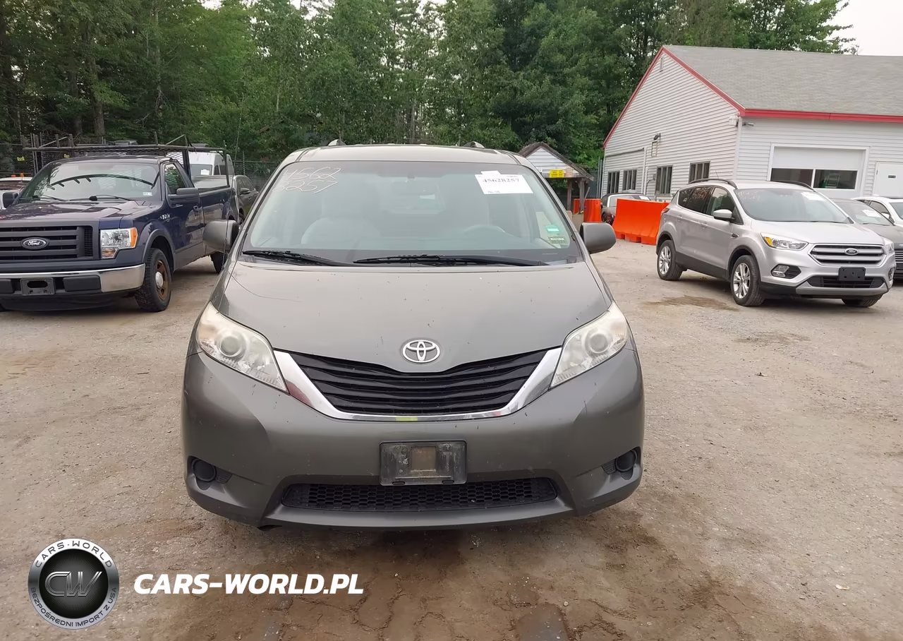 2011 Toyota Sienna Le VIN:5TDJK3DC4BS011779 - 12