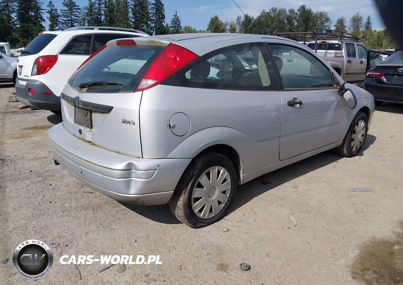 2005 Ford Focus Zx3 VIN:3FAFP31N55R121735 - 4