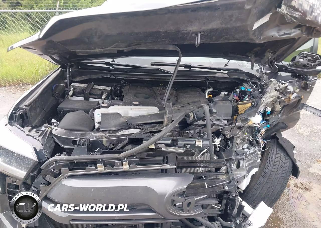 2025 Toyota Tundra Limited VIN:5TFJA5DB2SX313085 - 10