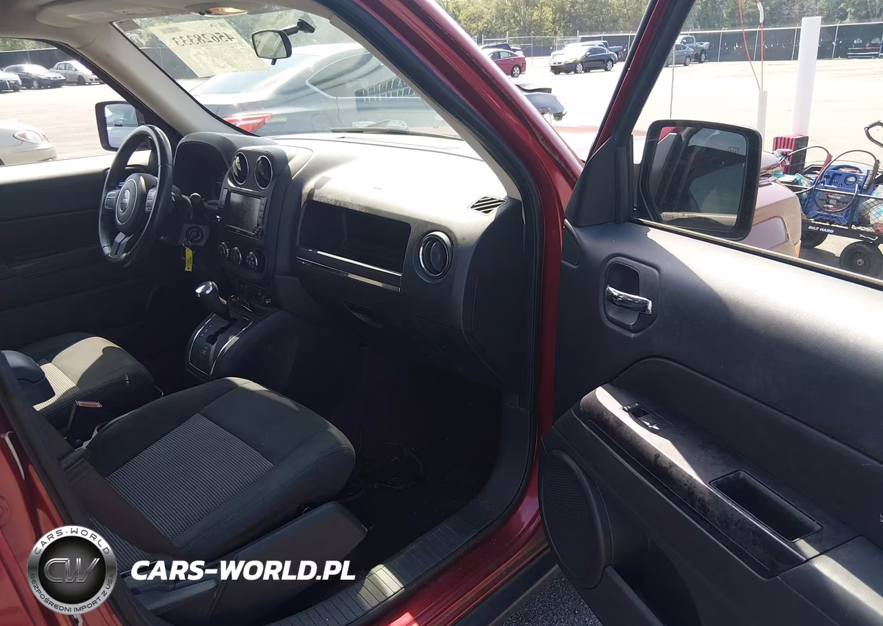 2014 Jeep Patriot Latitude VIN:1C4NJPFB9ED912694 - 5