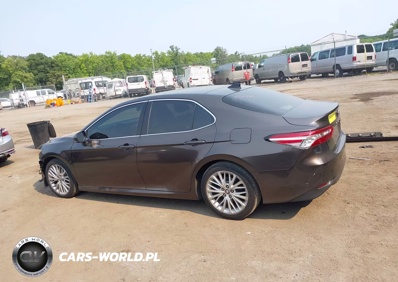 2018 Toyota Camry Xle VIN:4T1B11HK0JU150696 - 15