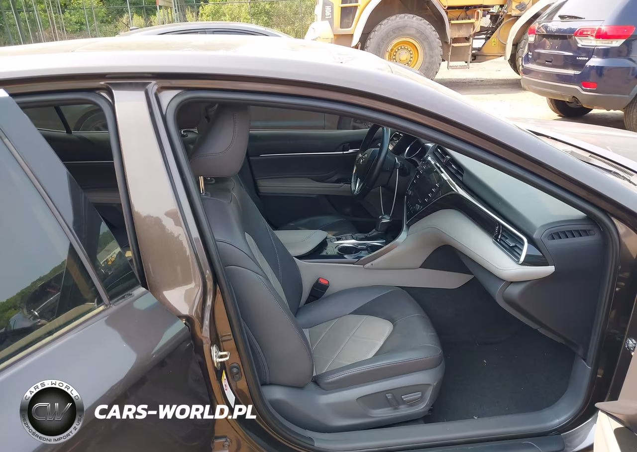 2018 Toyota Camry Xle VIN:4T1B11HK0JU150696 - 5
