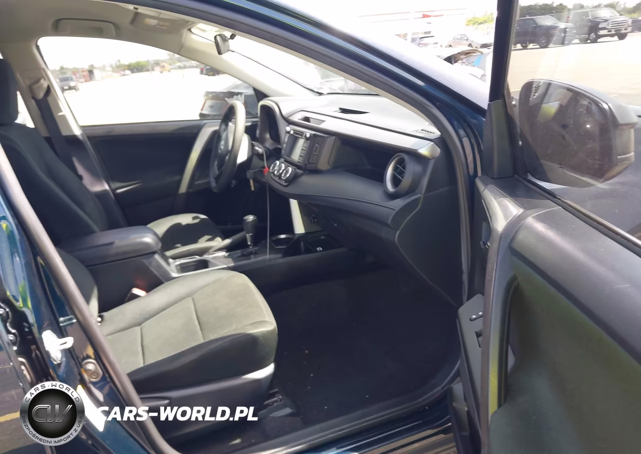 2018 Toyota Rav4 Le VIN:JTMZFREV0JD130966 - 5