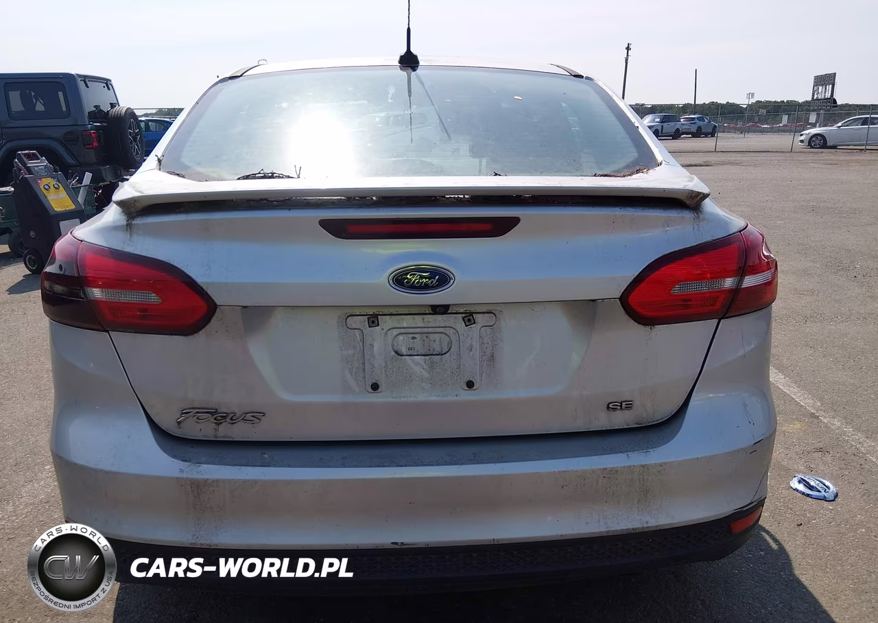 2015 Ford Focus Se VIN:1FADP3F24FL267209 - 14