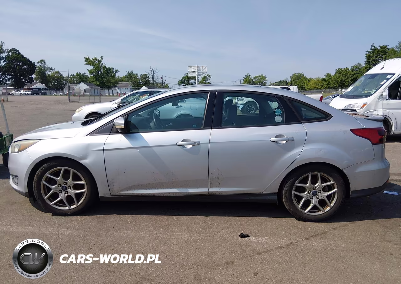 2015 Ford Focus Se VIN:1FADP3F24FL267209 - 15