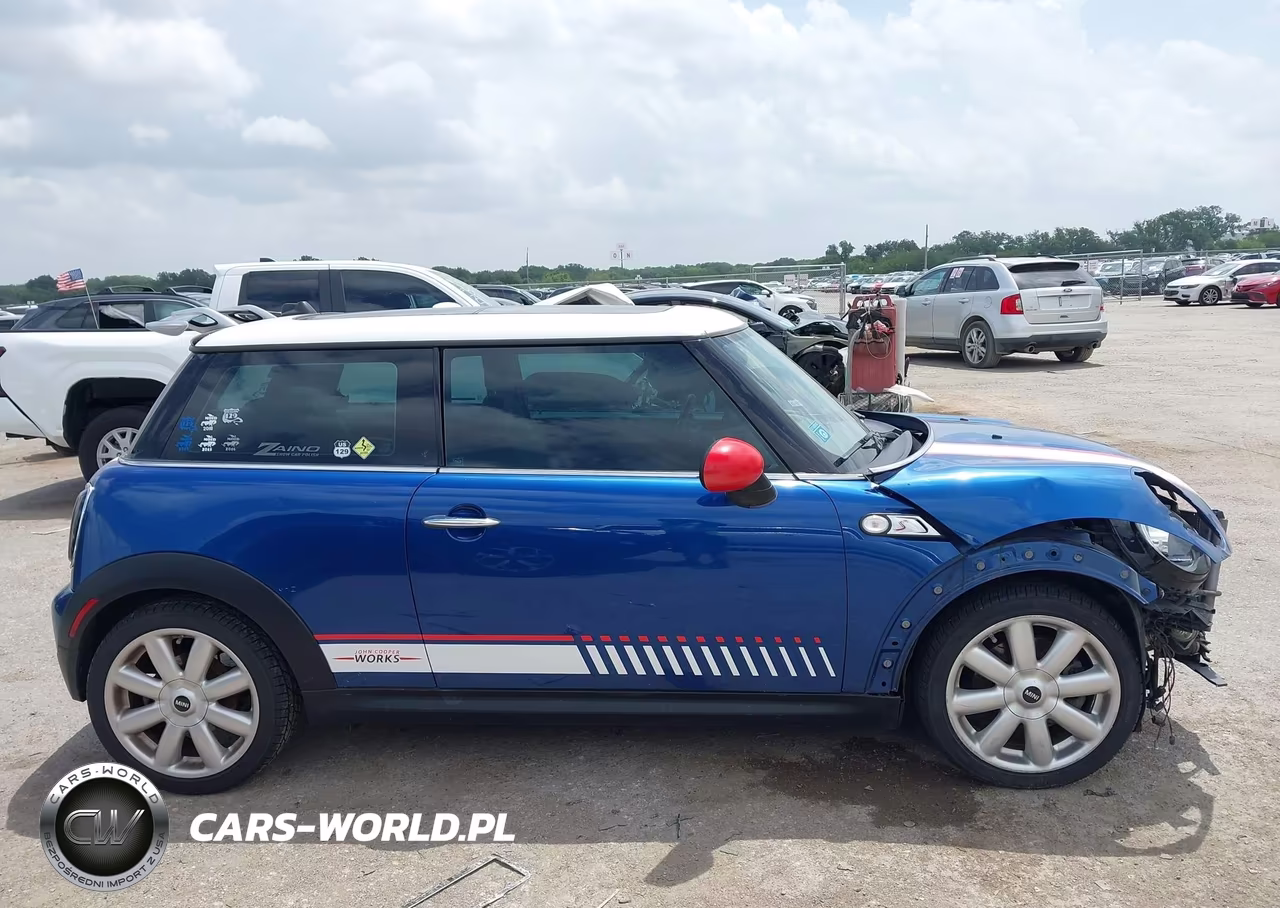 2008 Mini Cooper S VIN:WMWMF73518TT90663 - 11