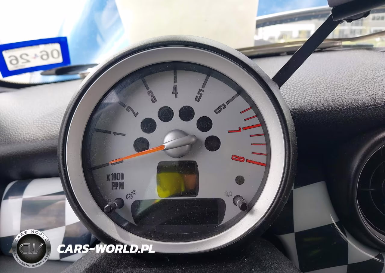 2008 Mini Cooper S VIN:WMWMF73518TT90663 - 13