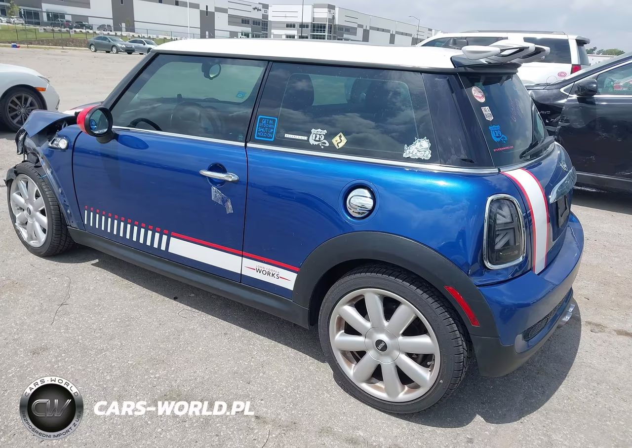 2008 Mini Cooper S VIN:WMWMF73518TT90663 - 3