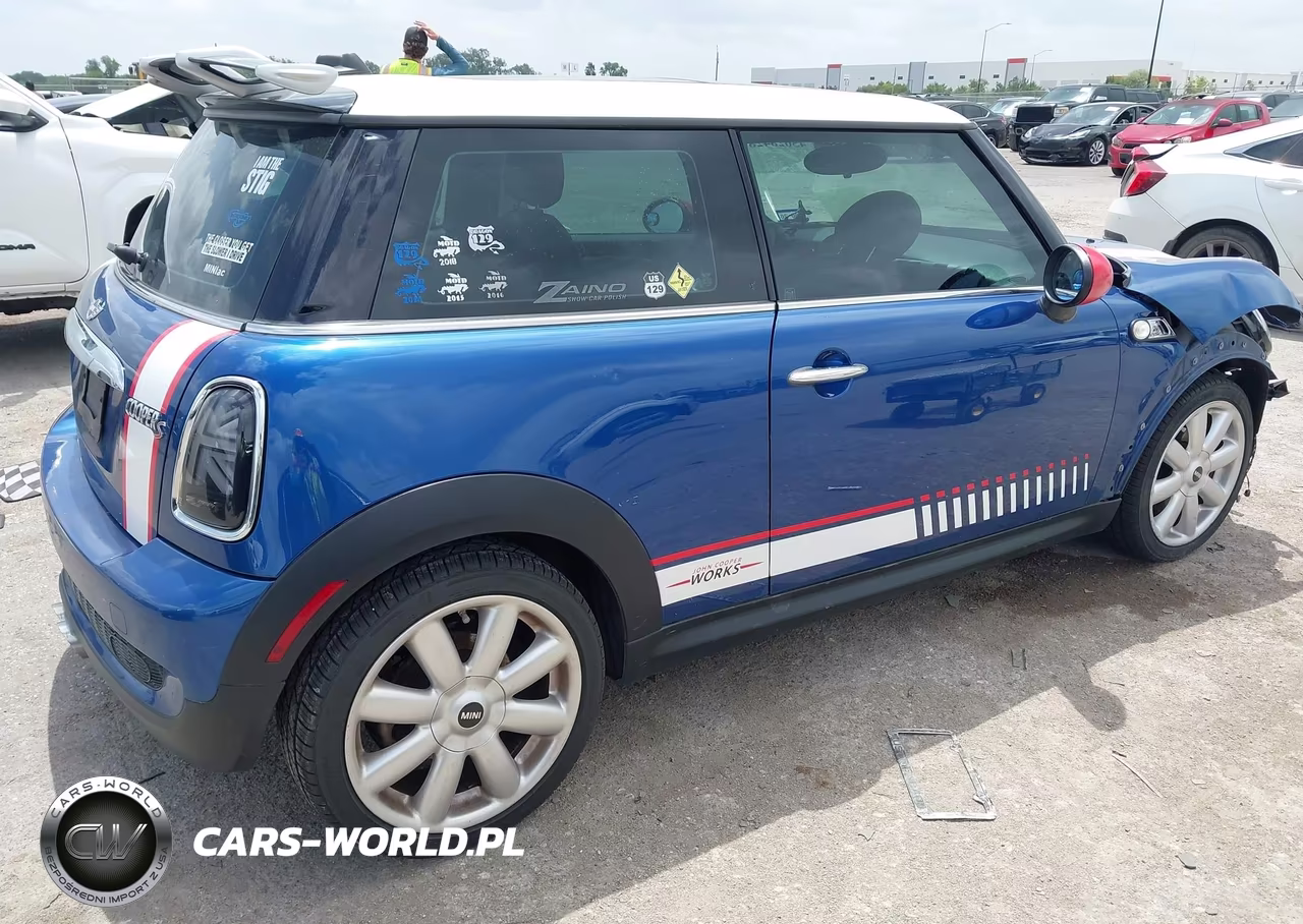 2008 Mini Cooper S VIN:WMWMF73518TT90663 - 4