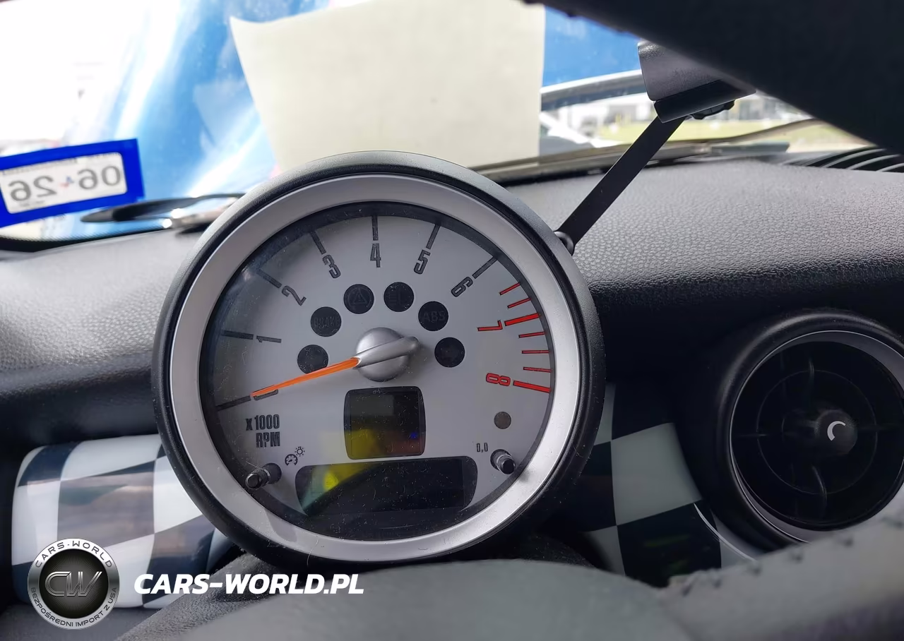 2008 Mini Cooper S VIN:WMWMF73518TT90663 - 6