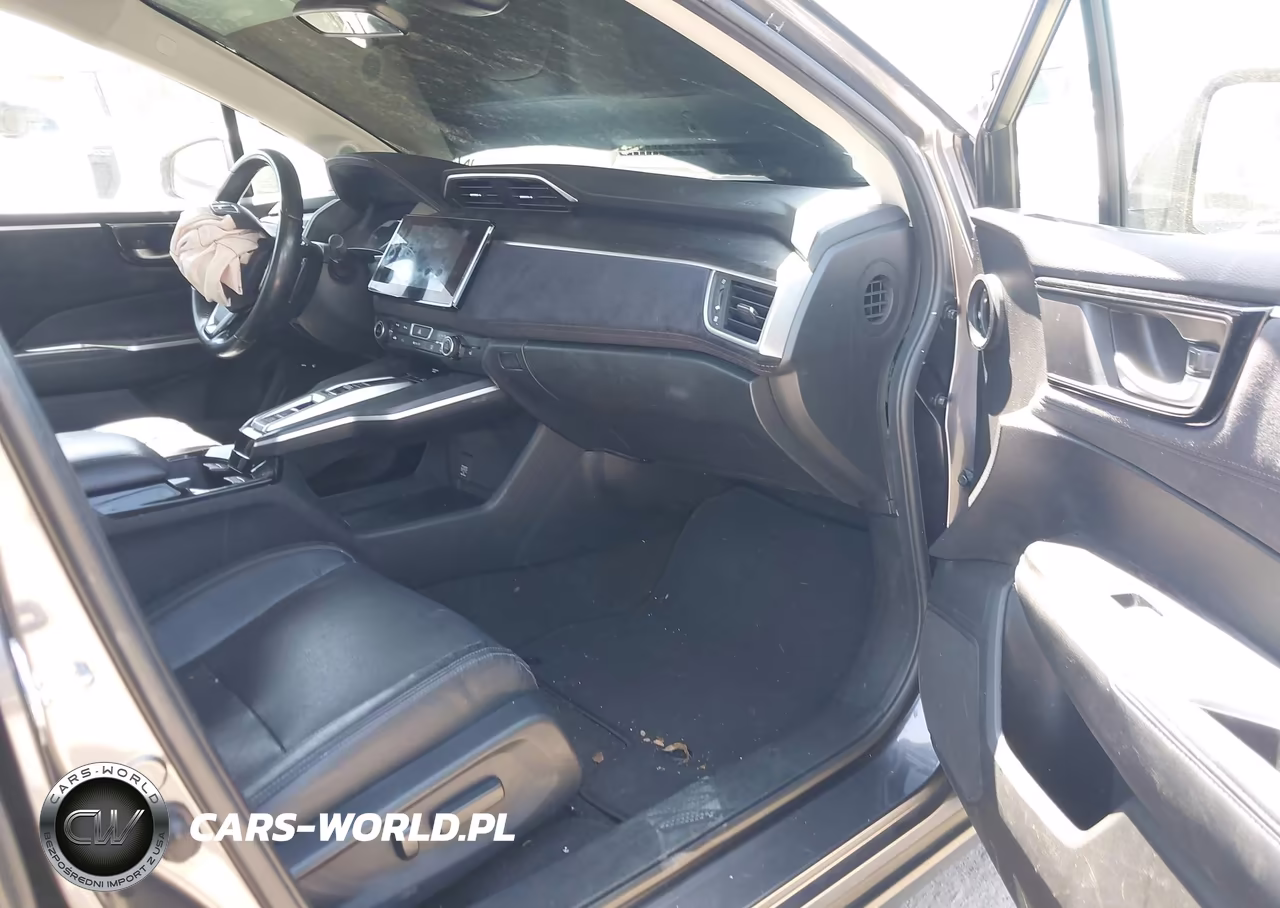 2018 Honda Clarity Plug-In Hybrid Touring VIN:JHMZC5F38JC008729 - 5