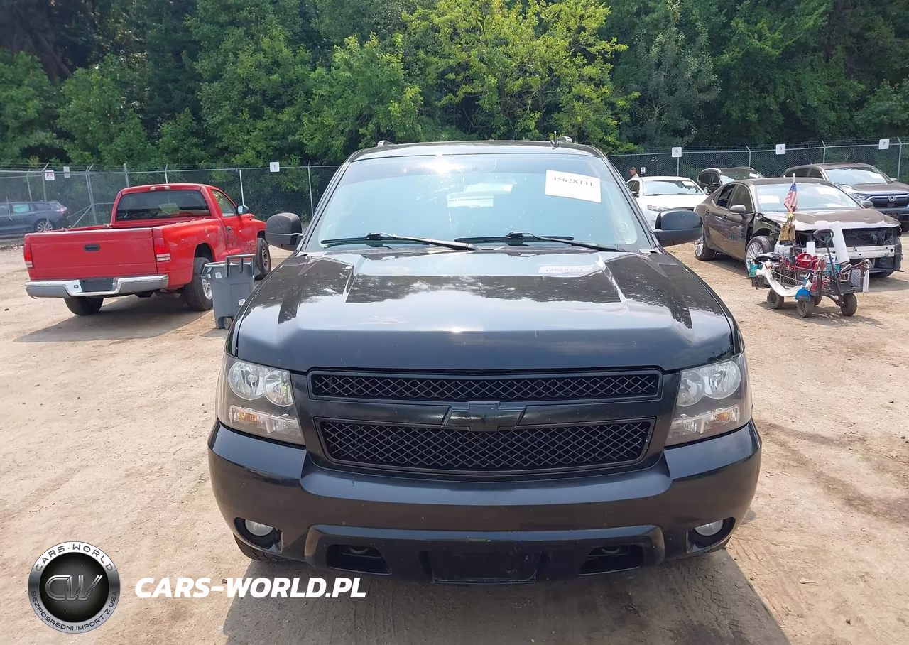2010 Chevrolet Tahoe Ltz VIN:1GNUKCE06AR177498 - 12