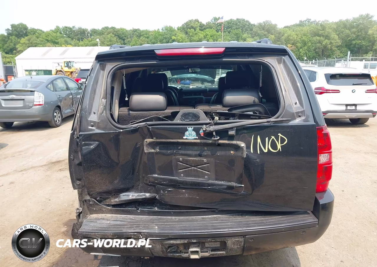 2010 Chevrolet Tahoe Ltz VIN:1GNUKCE06AR177498 - 16