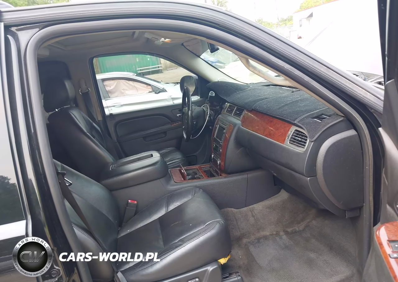 2010 Chevrolet Tahoe Ltz VIN:1GNUKCE06AR177498 - 5
