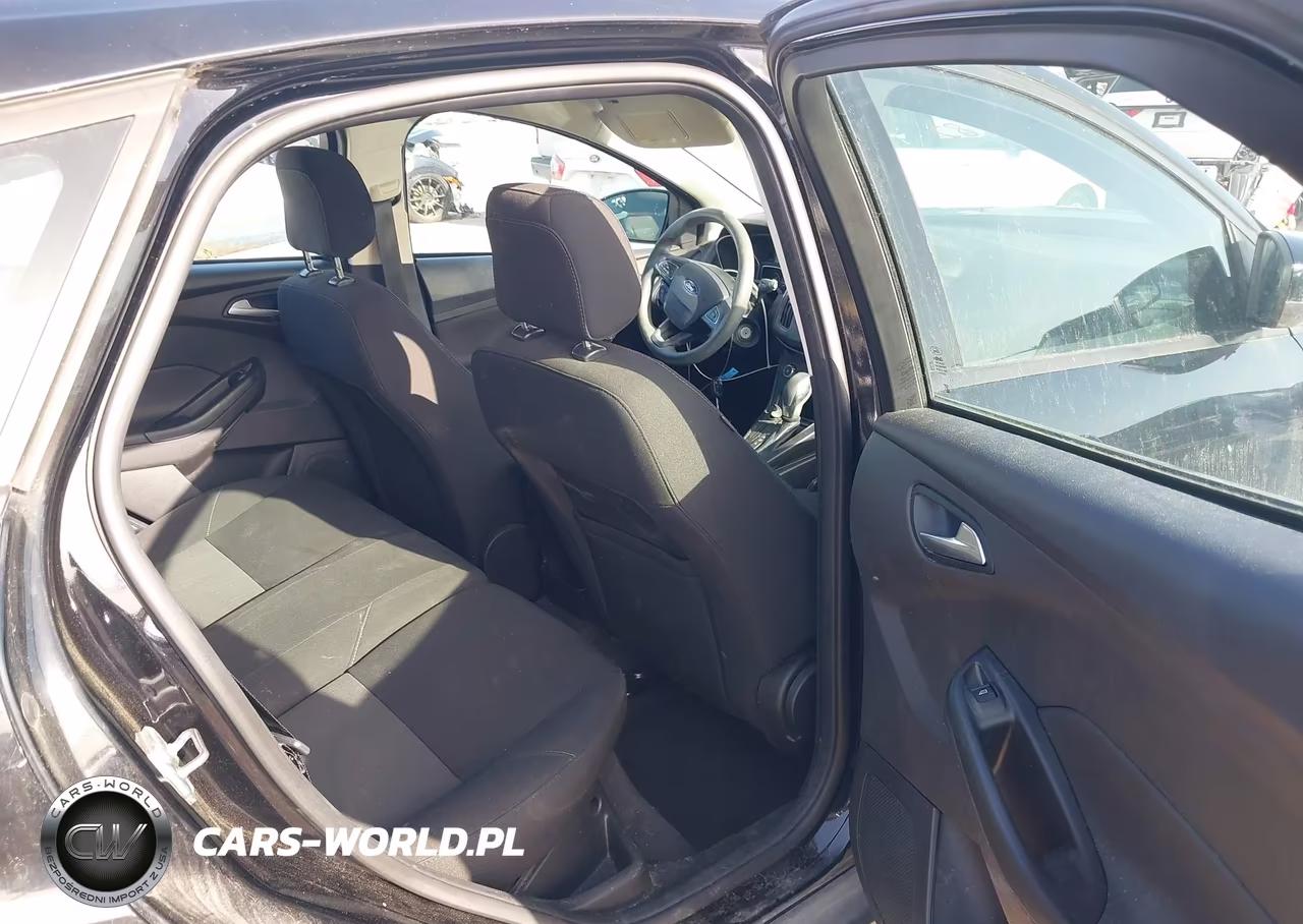 2018 Ford Focus Se VIN:1FADP3K24JL262185 - 8