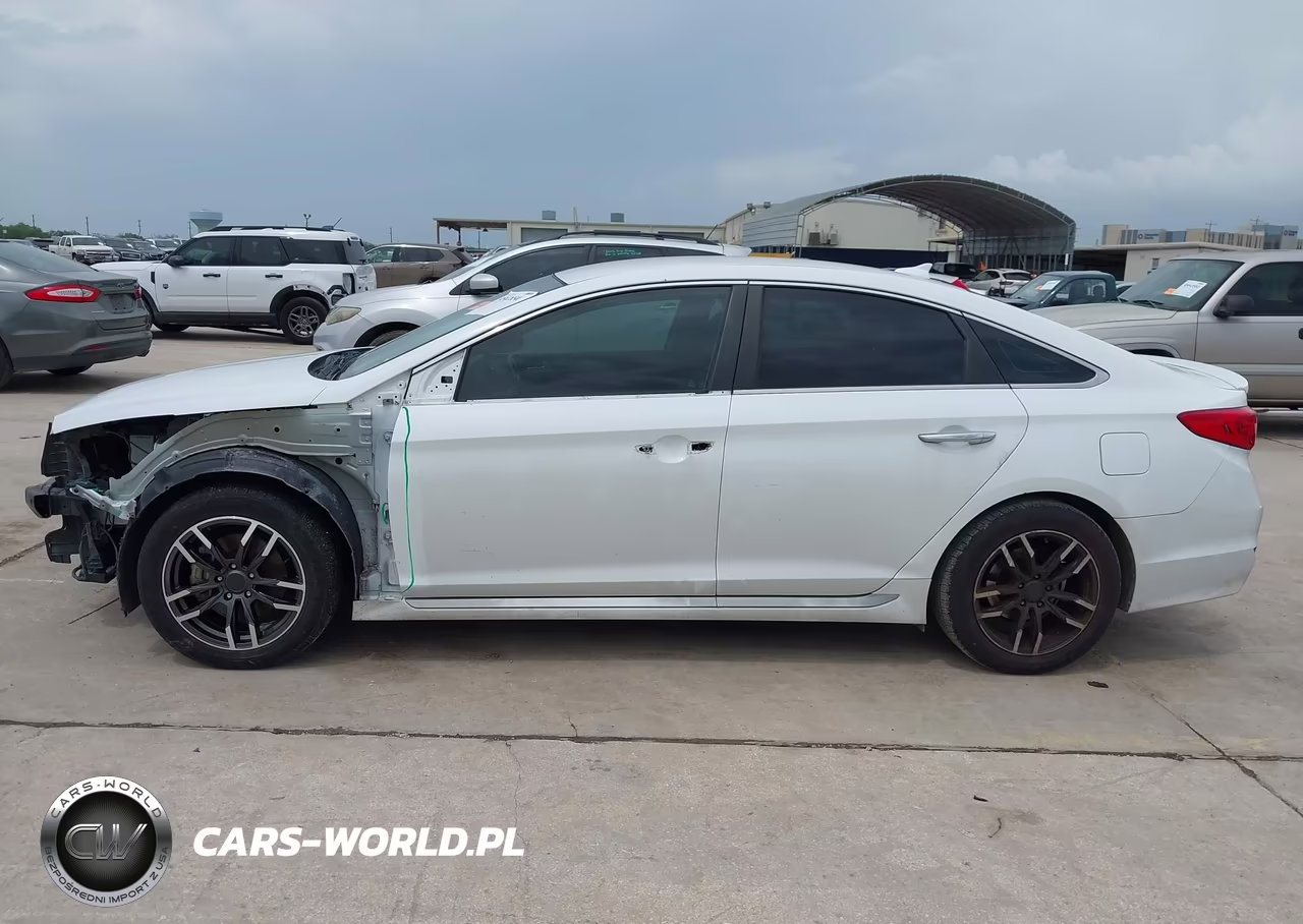 2015 Hyundai Sonata Sport VIN:5NPE34AF9FH043187 - 15