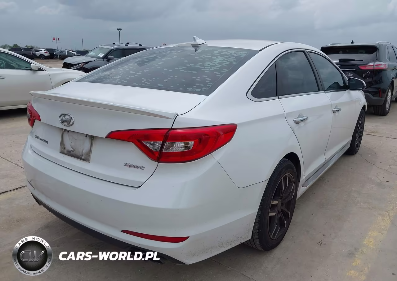 2015 Hyundai Sonata Sport VIN:5NPE34AF9FH043187 - 4