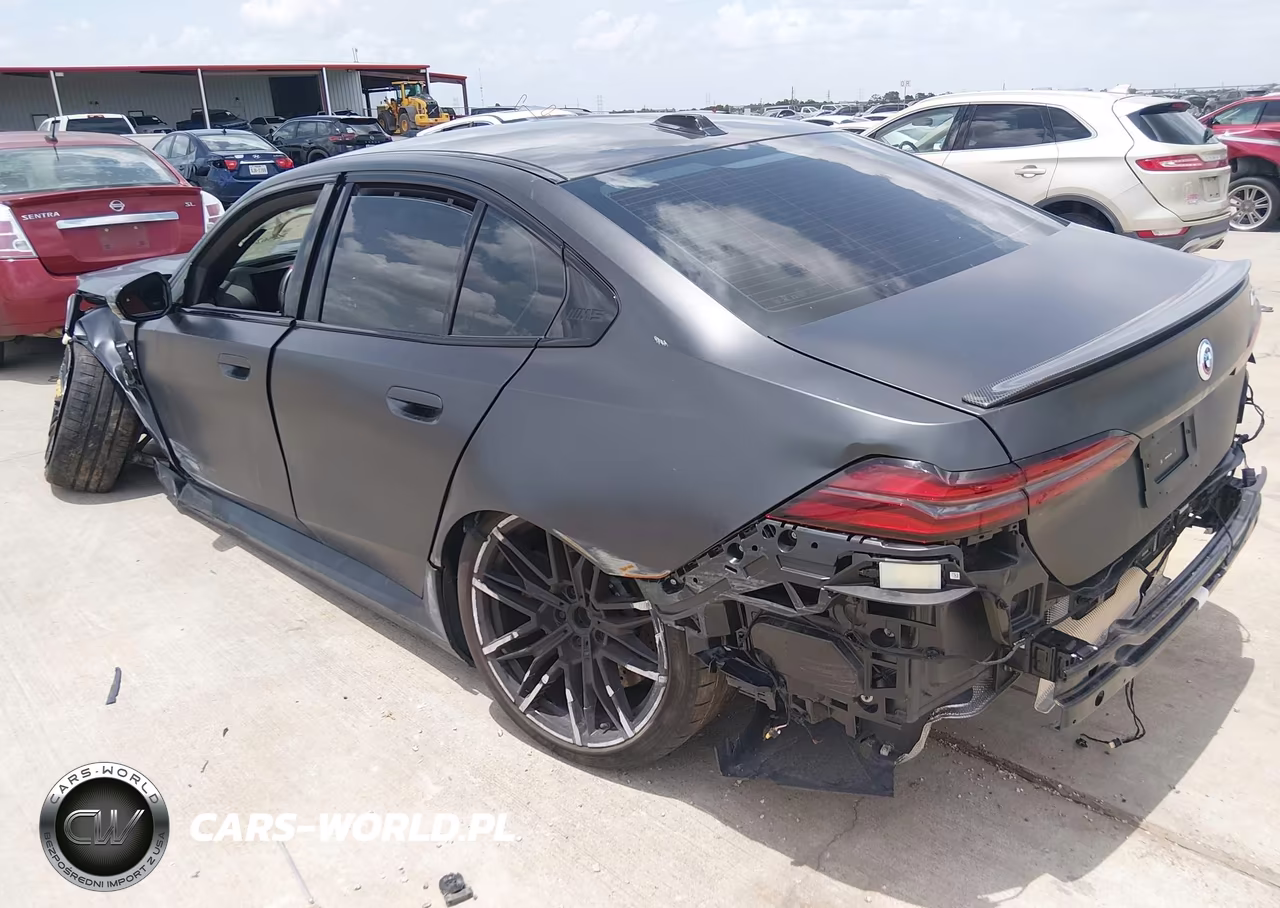 2026 BMW M5 VIN:WBS83FK00TCV72241 - 3