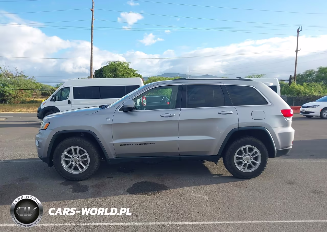 2018 Jeep Grand Cherokee Laredo E 4X4 VIN:1C4RJFAG4JC452598 - 18