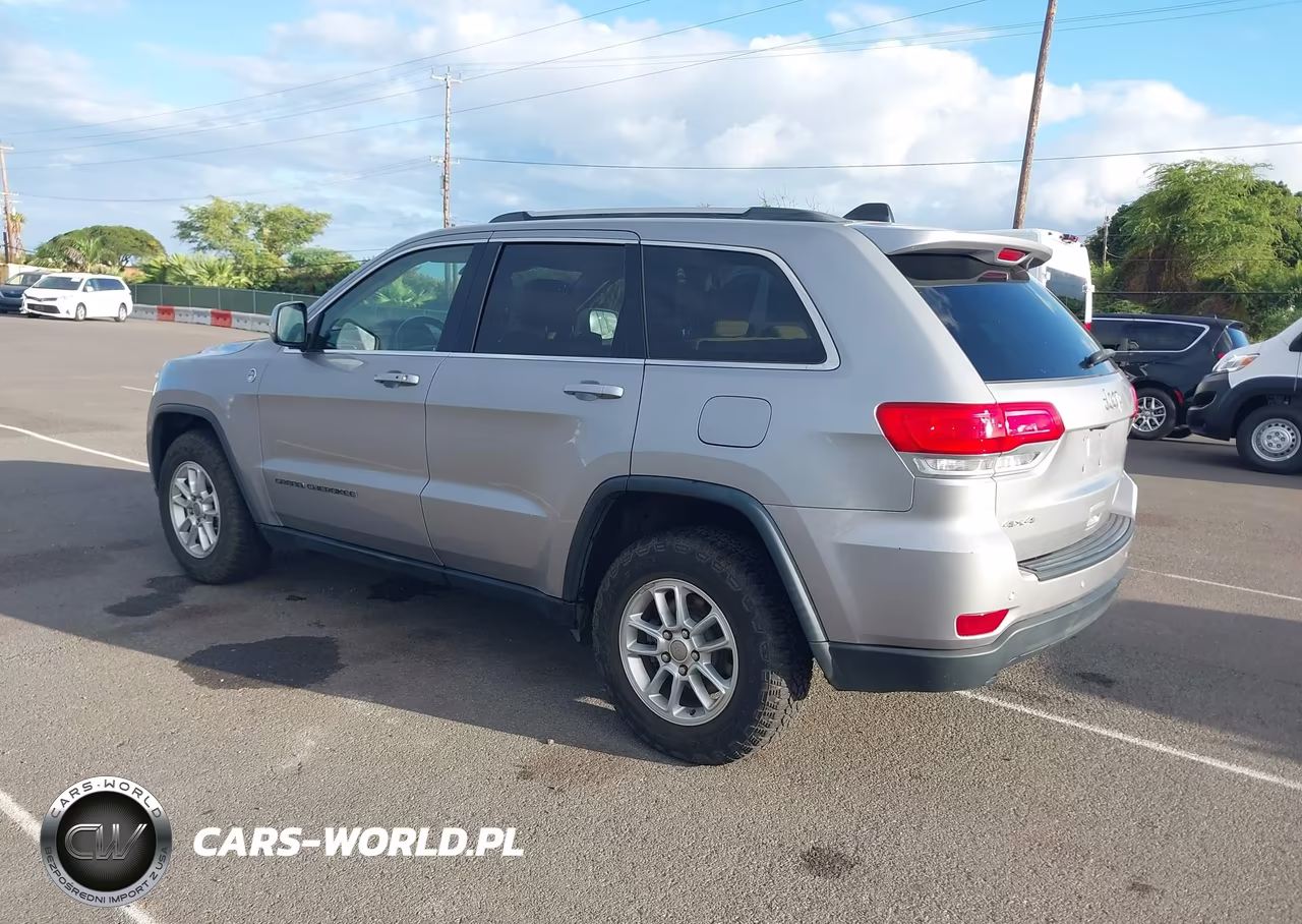 2018 Jeep Grand Cherokee Laredo E 4X4 VIN:1C4RJFAG4JC452598 - 3