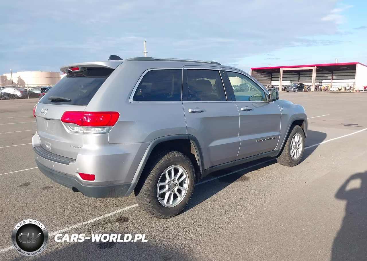 2018 Jeep Grand Cherokee Laredo E 4X4 VIN:1C4RJFAG4JC452598 - 4