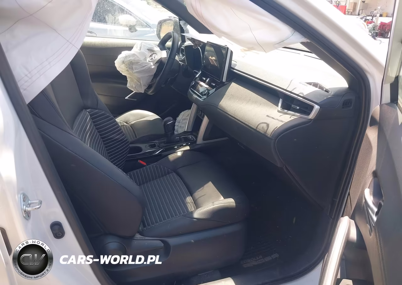 2025 Toyota Corolla Cross Hybrid Xse VIN:7MUFBABG7SV064160 - 5
