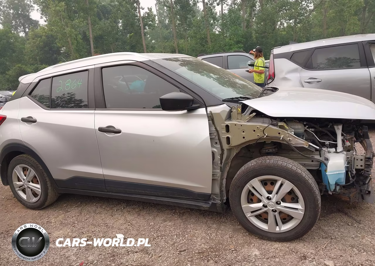2018 Nissan Kicks S VIN:3N1CP5CU6JL542442 - 13