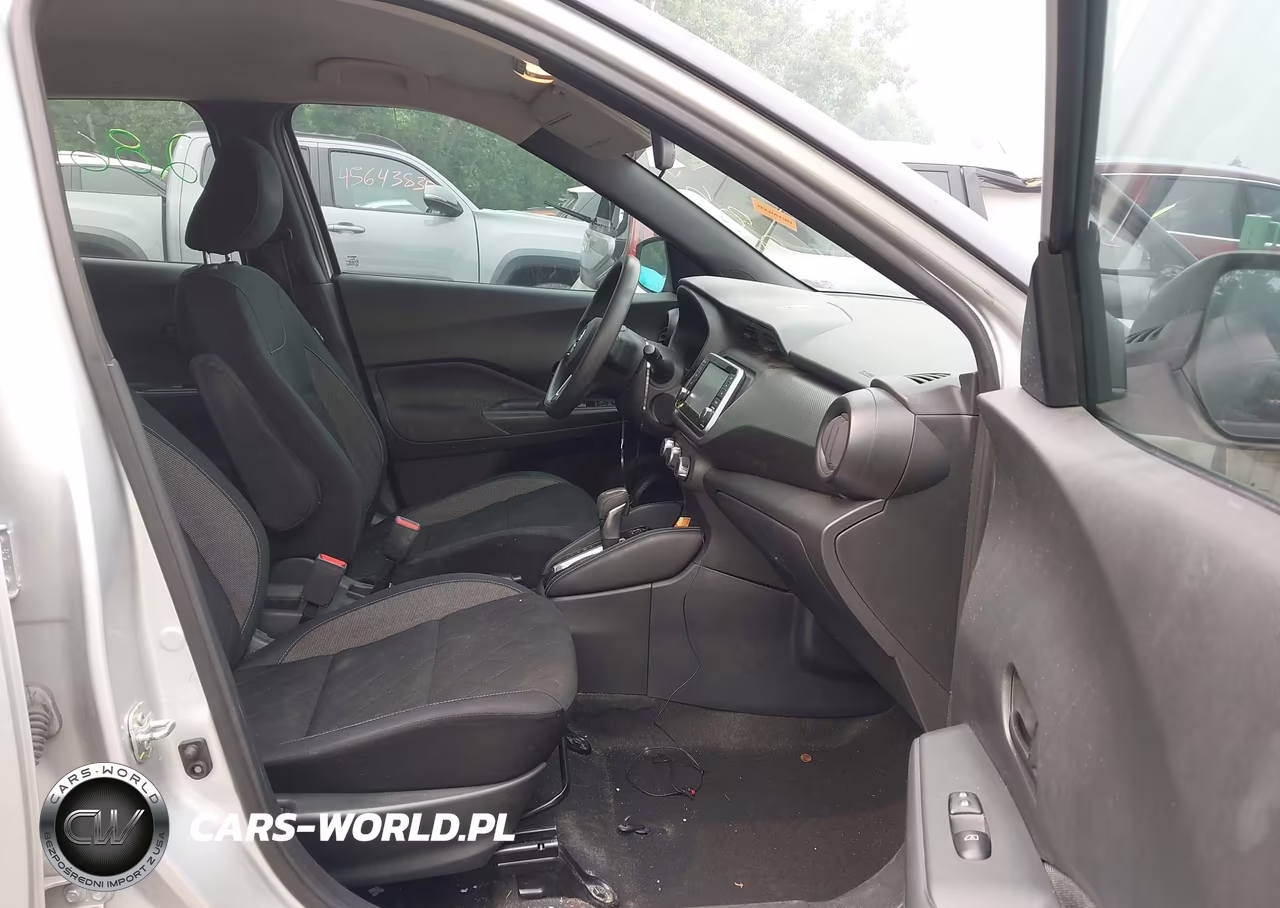 2018 Nissan Kicks S VIN:3N1CP5CU6JL542442 - 5