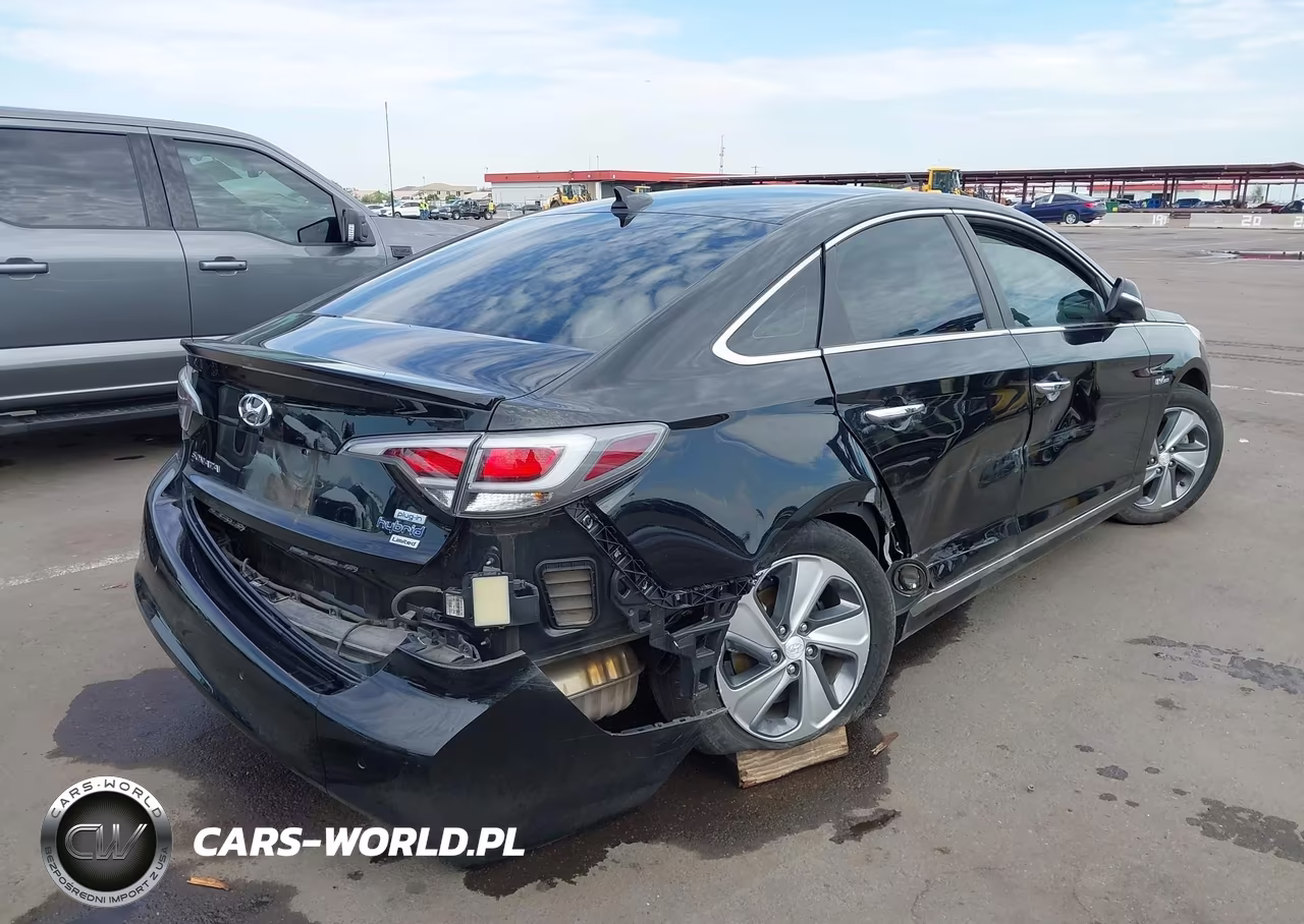 2017 Hyundai Sonata Plug-In Hybrid Limited VIN:KMHE54L28HA071251 - 4