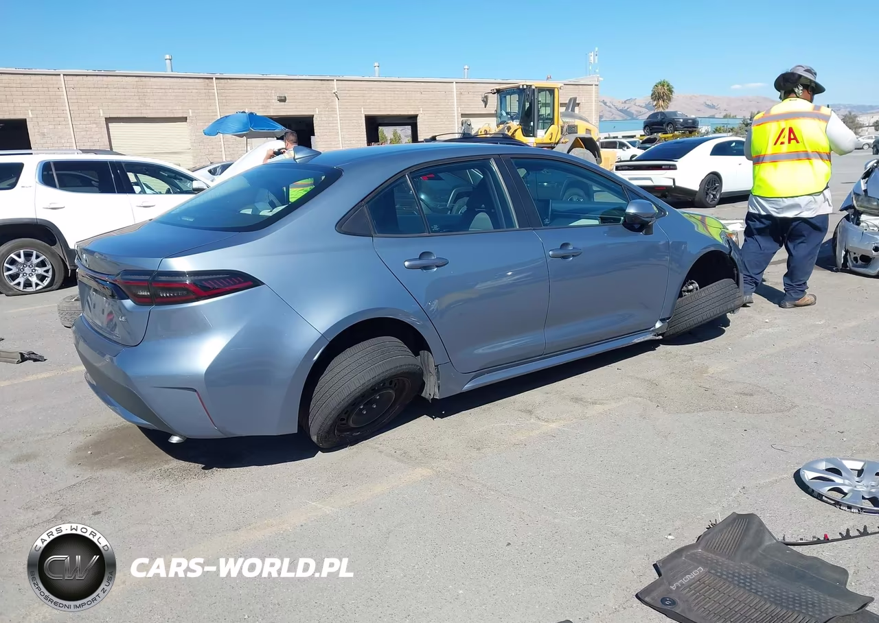 2020 Toyota Corolla Le VIN:5YFEPRAE3LP063538 - 4