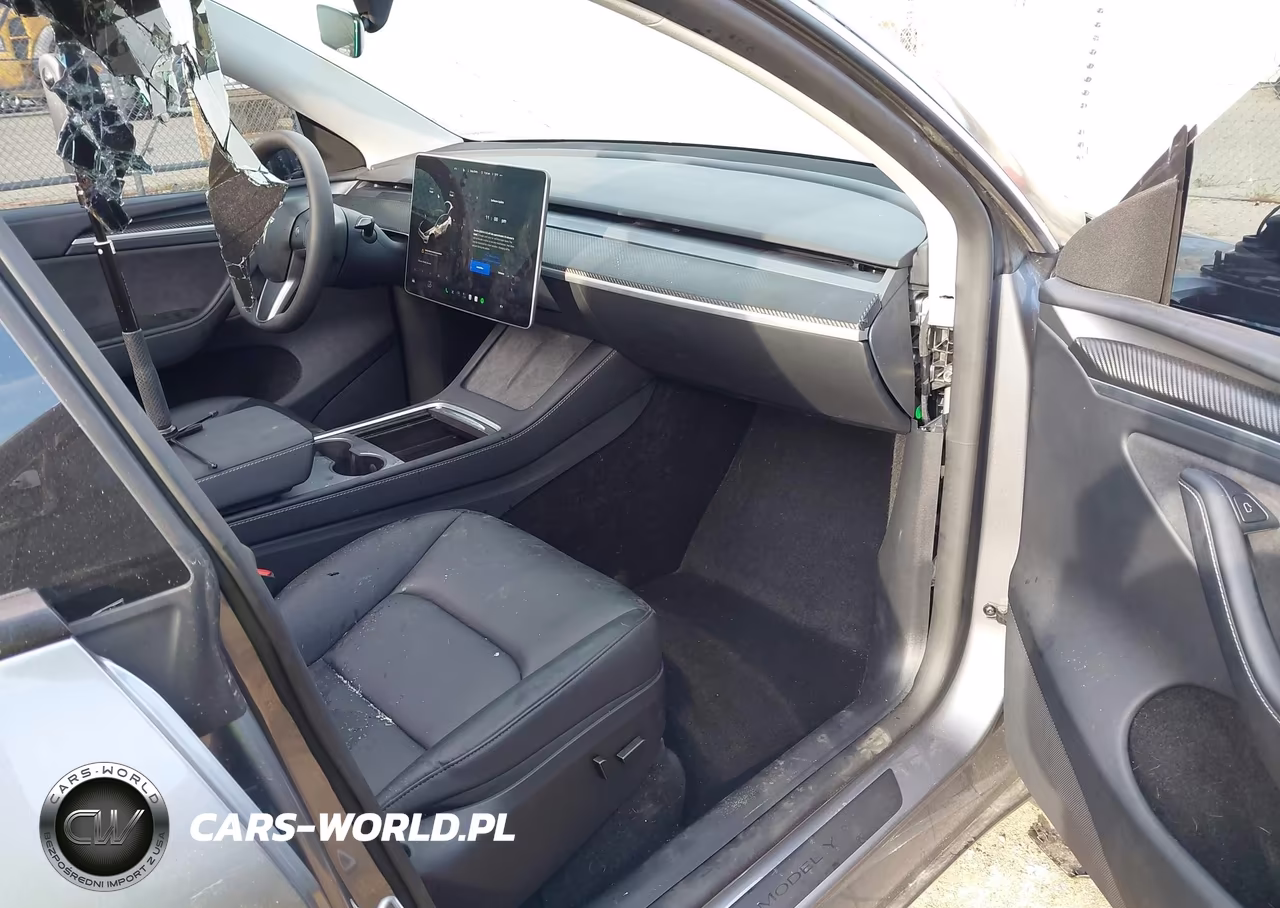 2024 Tesla Model Y Performance Dual Motor All-Wheel Drive VIN:7SAYGDEF5RA309948 - 5