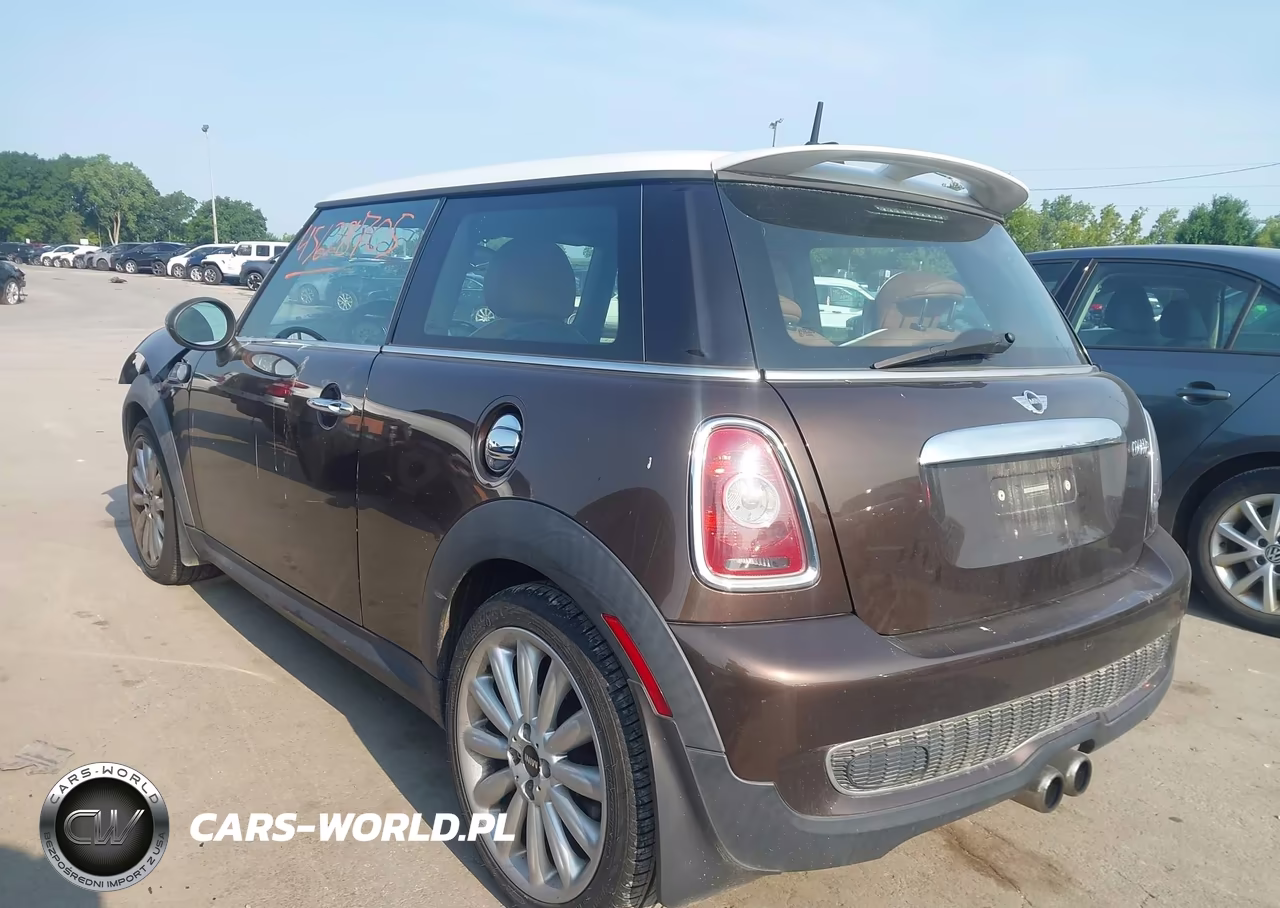 2010 Mini Cooper S VIN:WMWMF7C51ATZ69836 - 3
