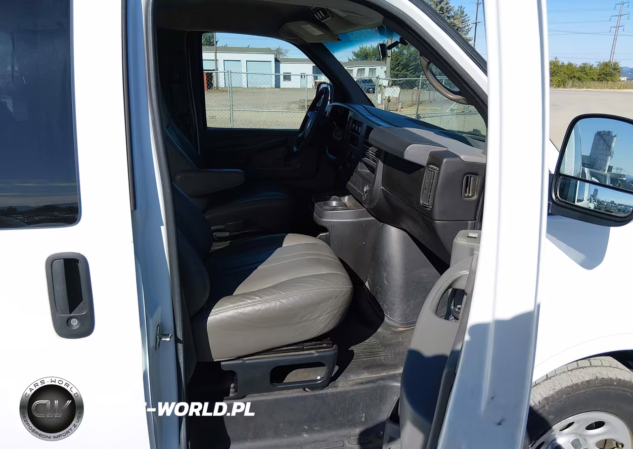 2011 Chevrolet Express 1500 Ls VIN:1GNSHBF49B1114705 - 5