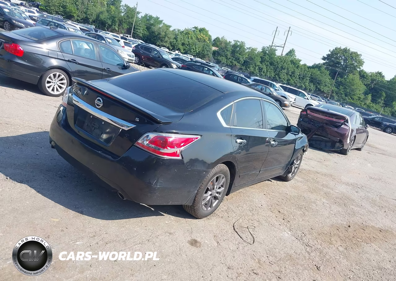 2015 Nissan Altima 2.5 S VIN:1N4AL3AP2FN407604 - 4