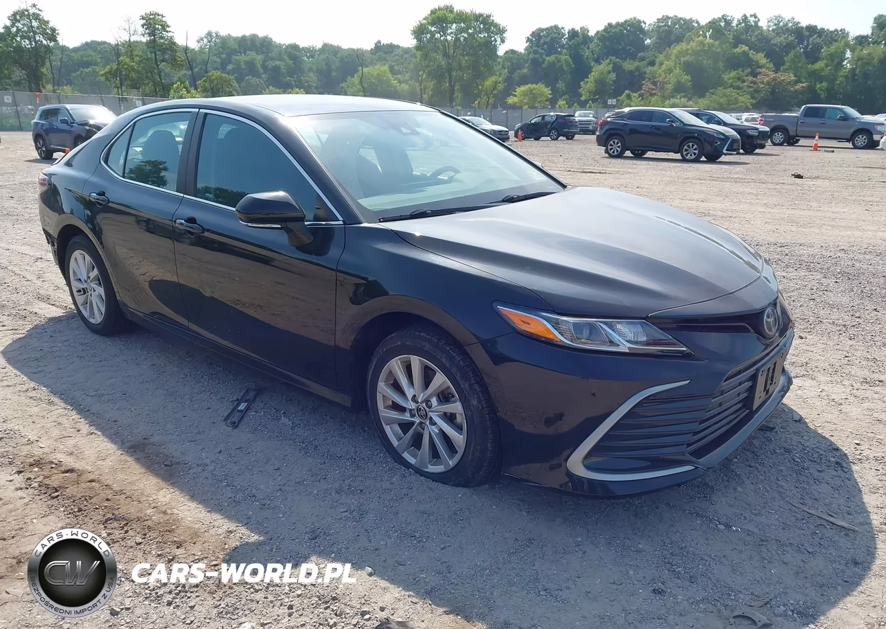 2021 Toyota Camry Le Awd – zdjęcie 1 z 18