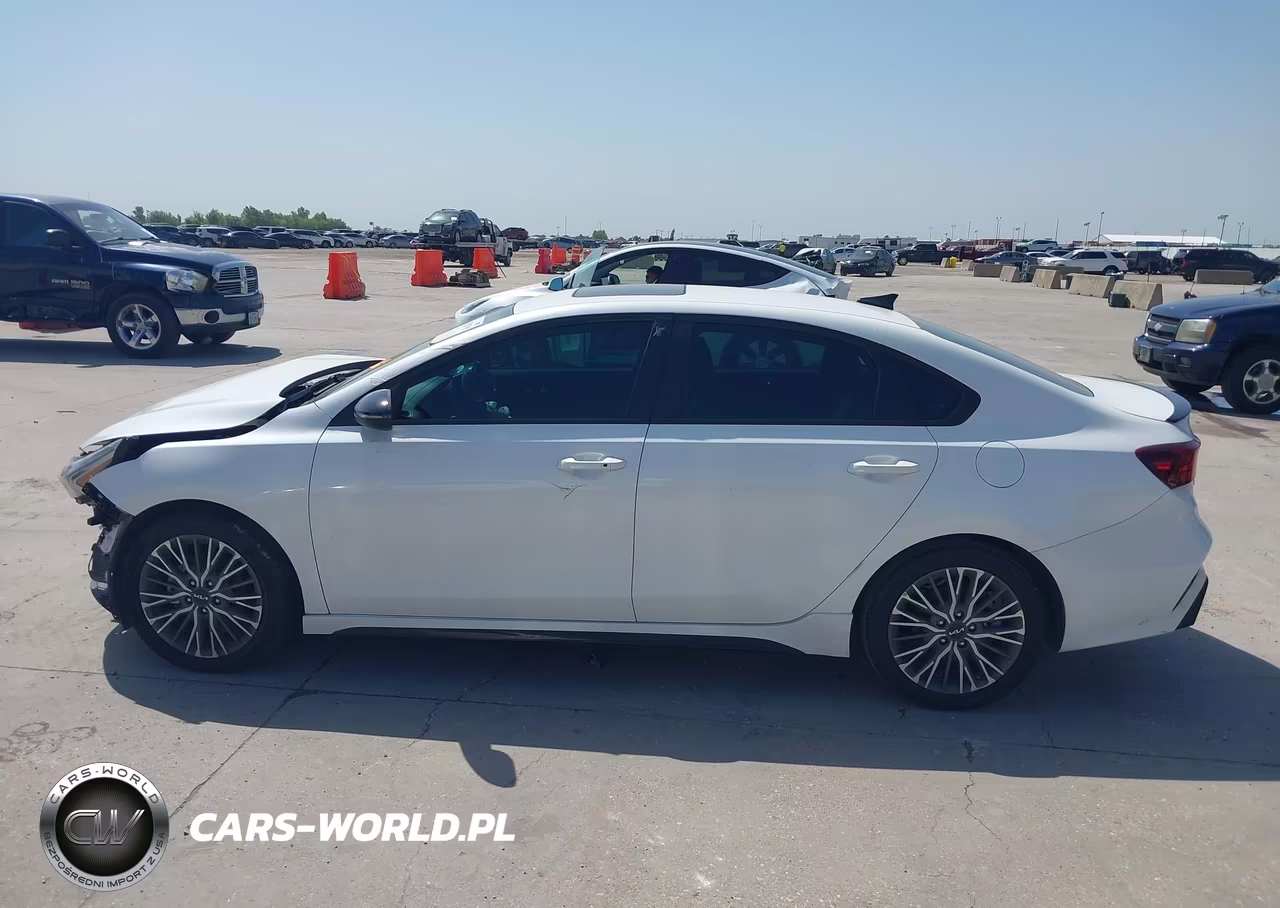 2023 Kia Forte Gt-Line VIN:3KPF54ADXPE518719 - 15