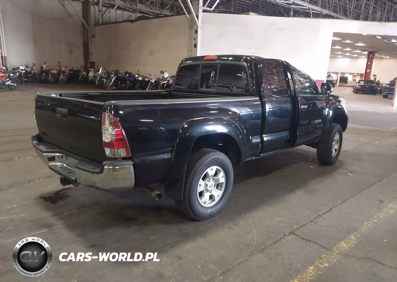 2013 Toyota Tacoma VIN:5TFUX4ENXDX018253 - 4