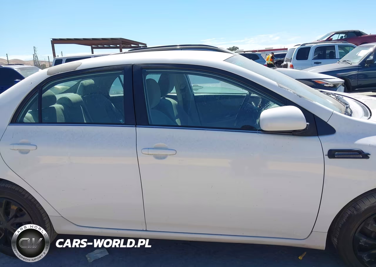 2013 Toyota Corolla Le VIN:5YFBU4EE1DP132589 - 13
