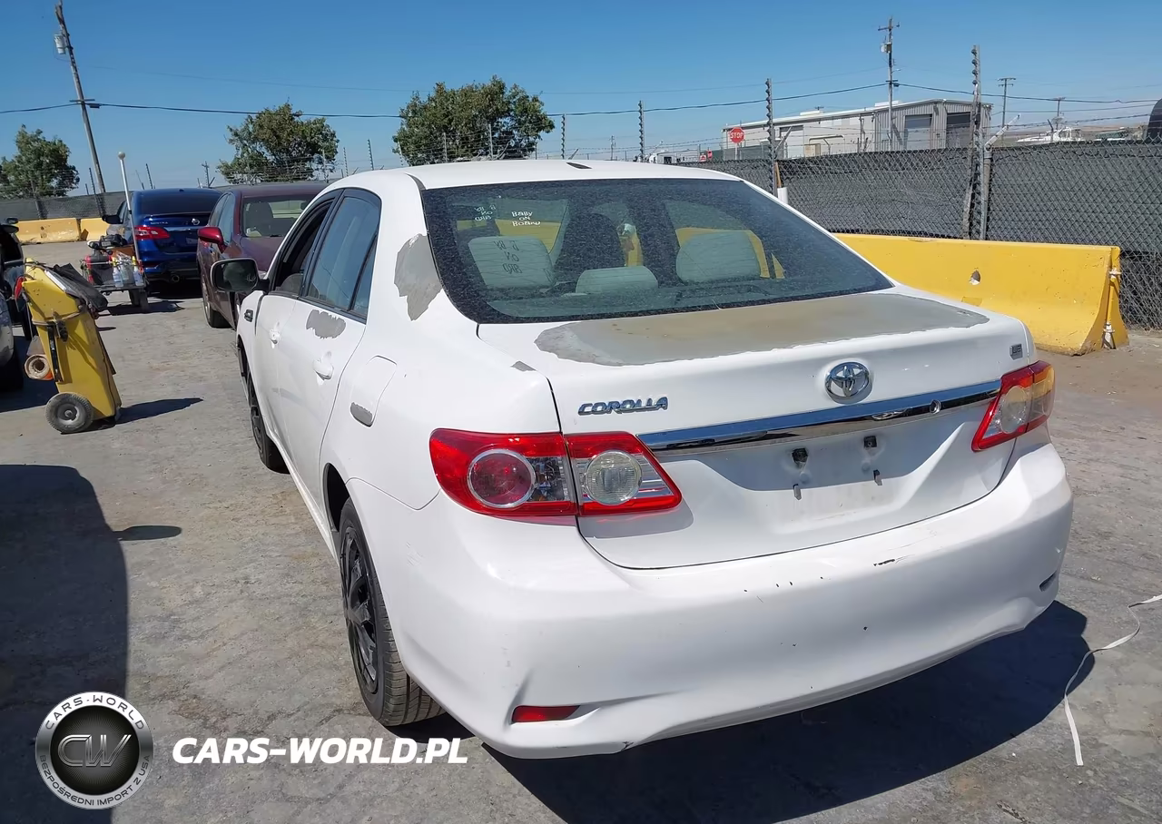 2013 Toyota Corolla Le VIN:5YFBU4EE1DP132589 - 3
