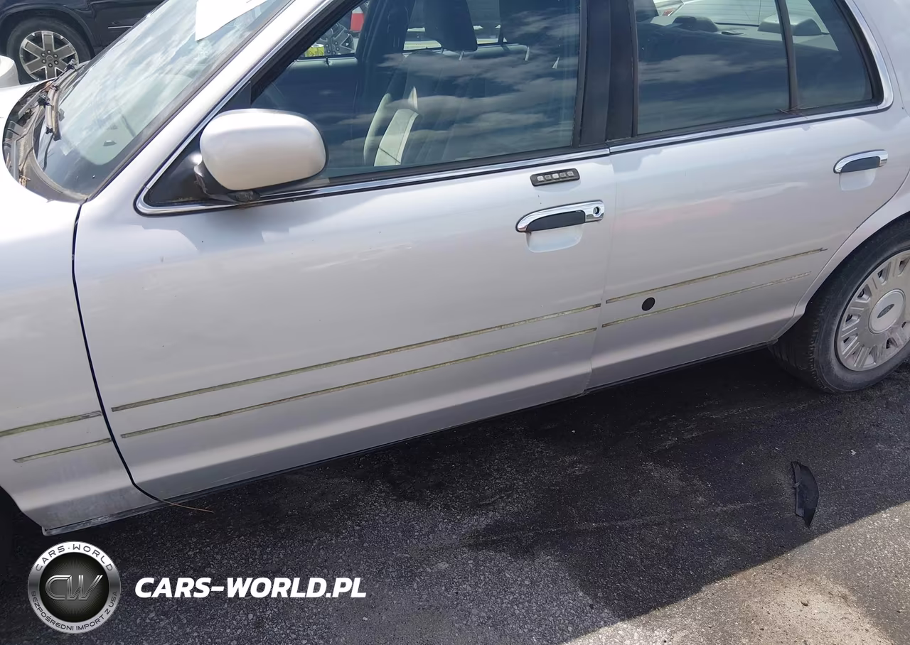 2003 Ford Crown Victoria Standard VIN:2FAFP73W83X110157 - 6