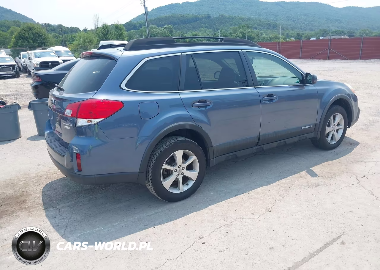 2013 Subaru Outback 2.5I Premium VIN:4S4BRBGC4D3318598 - 4
