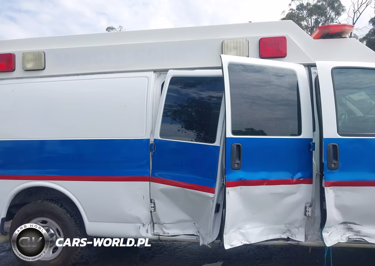 2014 Chevrolet Express 3500 VIN:1GBZGUCL5E1205612 - 12