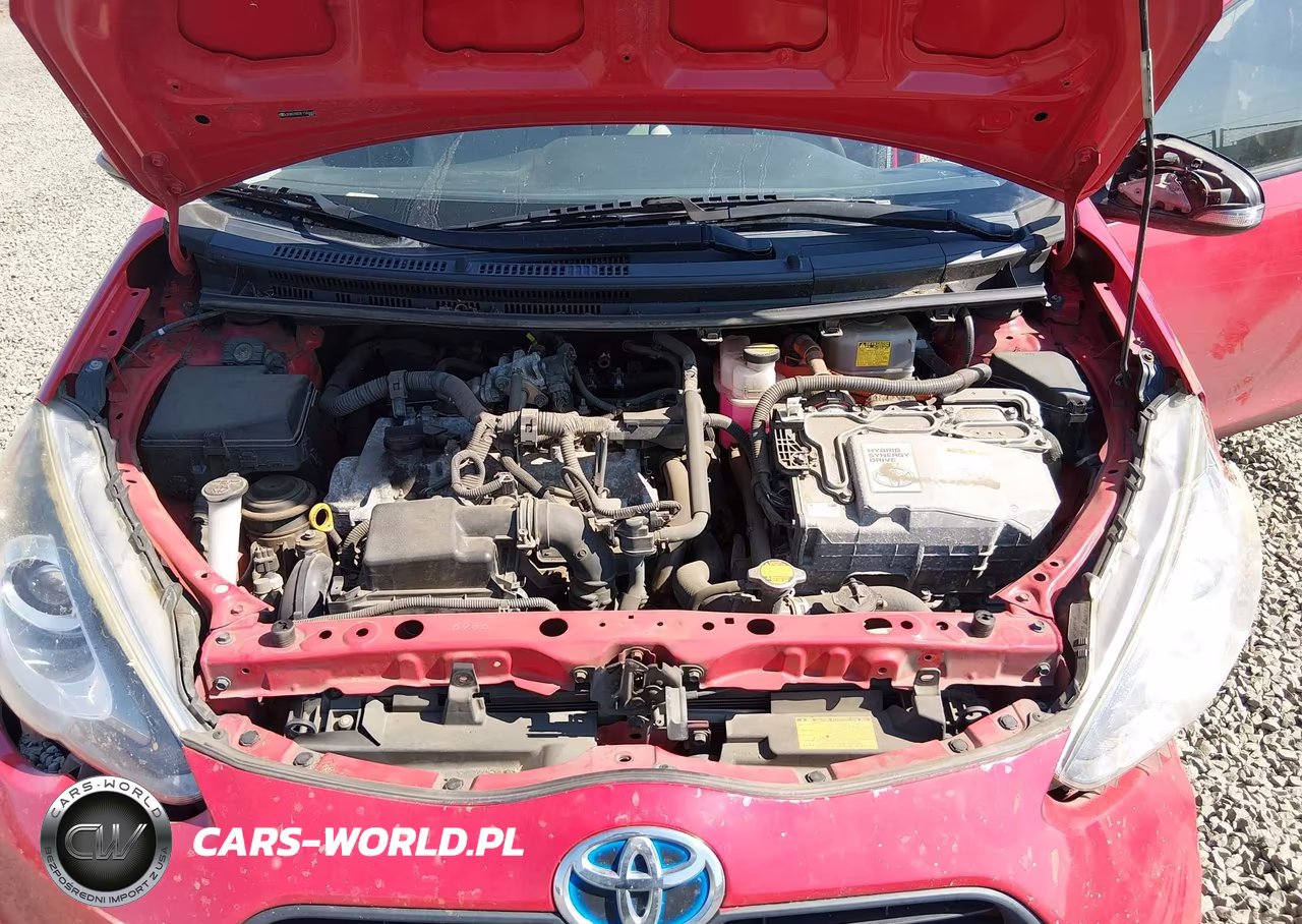 2015 Toyota Prius C One VIN:JTDKDTB37F1576662 - 10