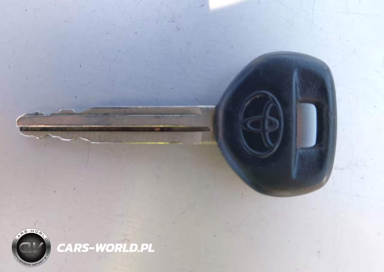 2015 Toyota Prius C One VIN:JTDKDTB37F1576662 - 11