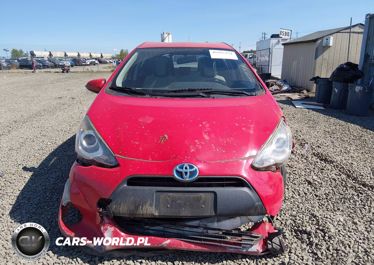2015 Toyota Prius C One VIN:JTDKDTB37F1576662 - 13