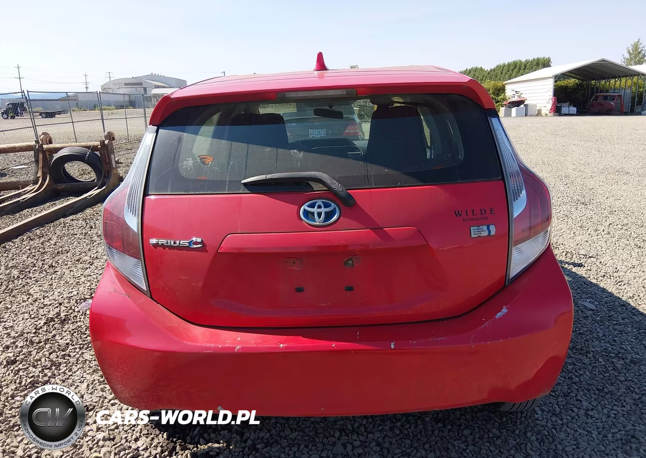2015 Toyota Prius C One VIN:JTDKDTB37F1576662 - 17