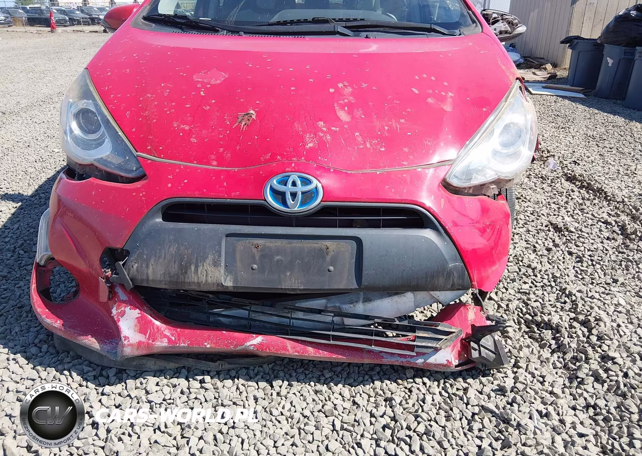2015 Toyota Prius C One VIN:JTDKDTB37F1576662 - 6