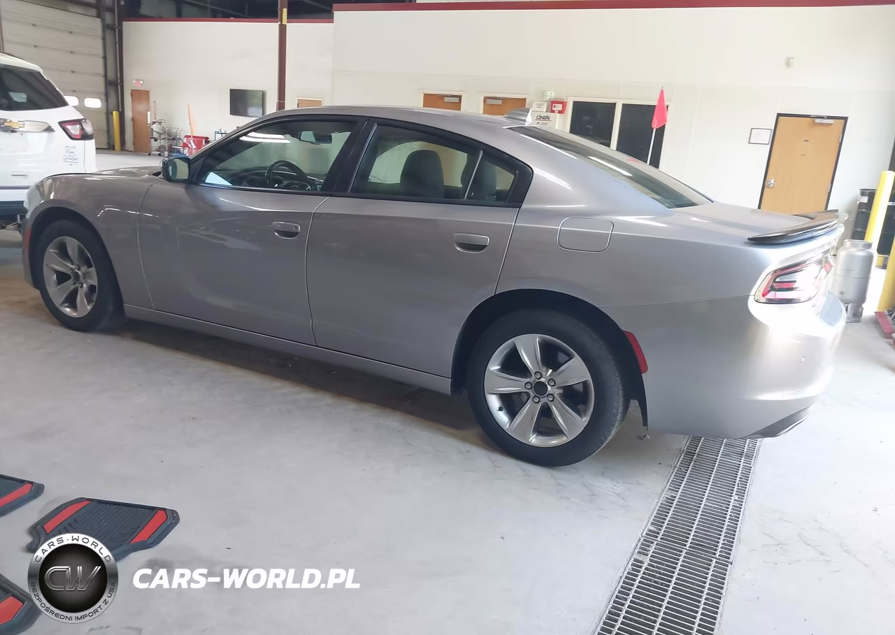 2018 Dodge Charger Sxt Plus Rwd VIN:2C3CDXHG9JH124491 - 3