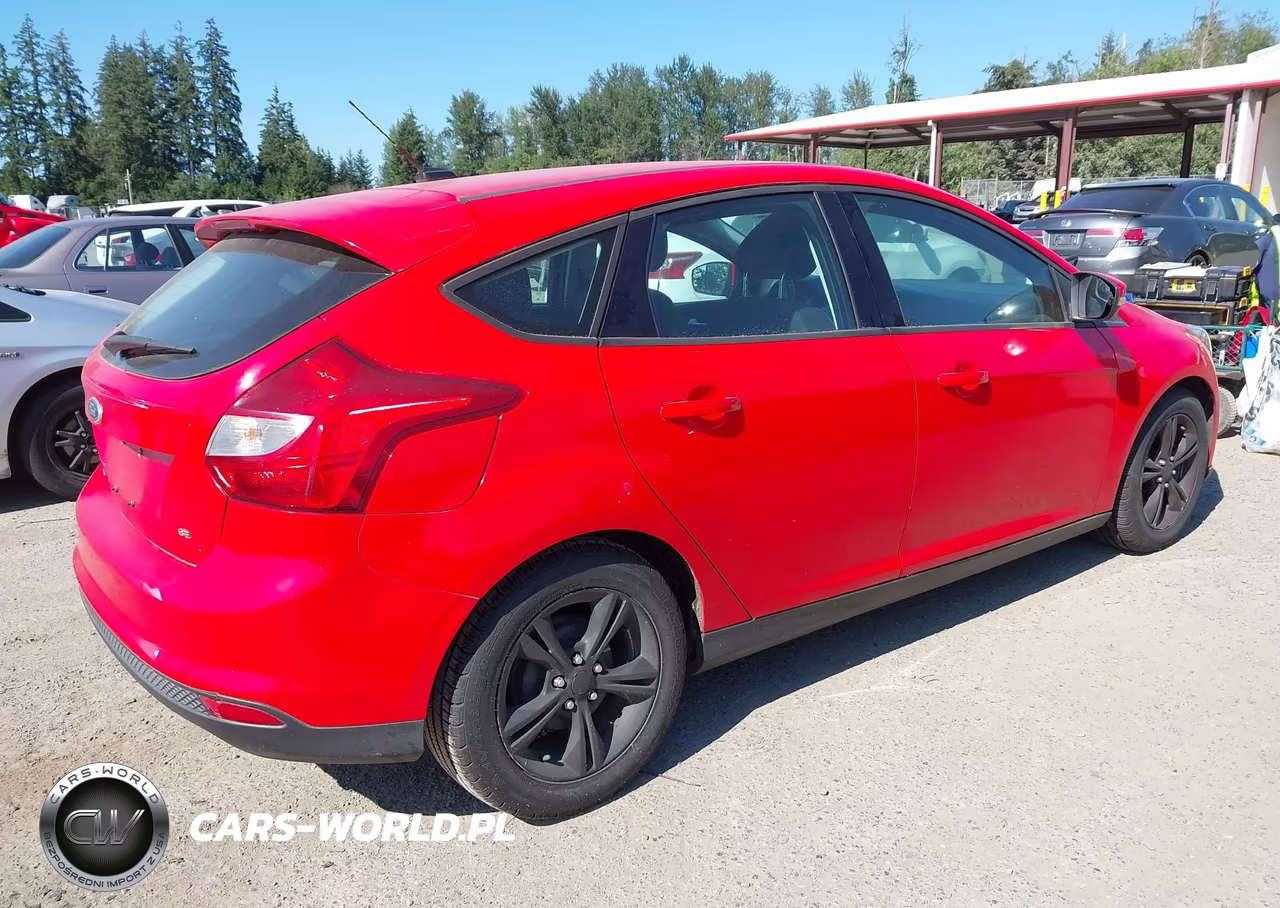 2013 Ford Focus Se VIN:1FADP3K28DL145536 - 4